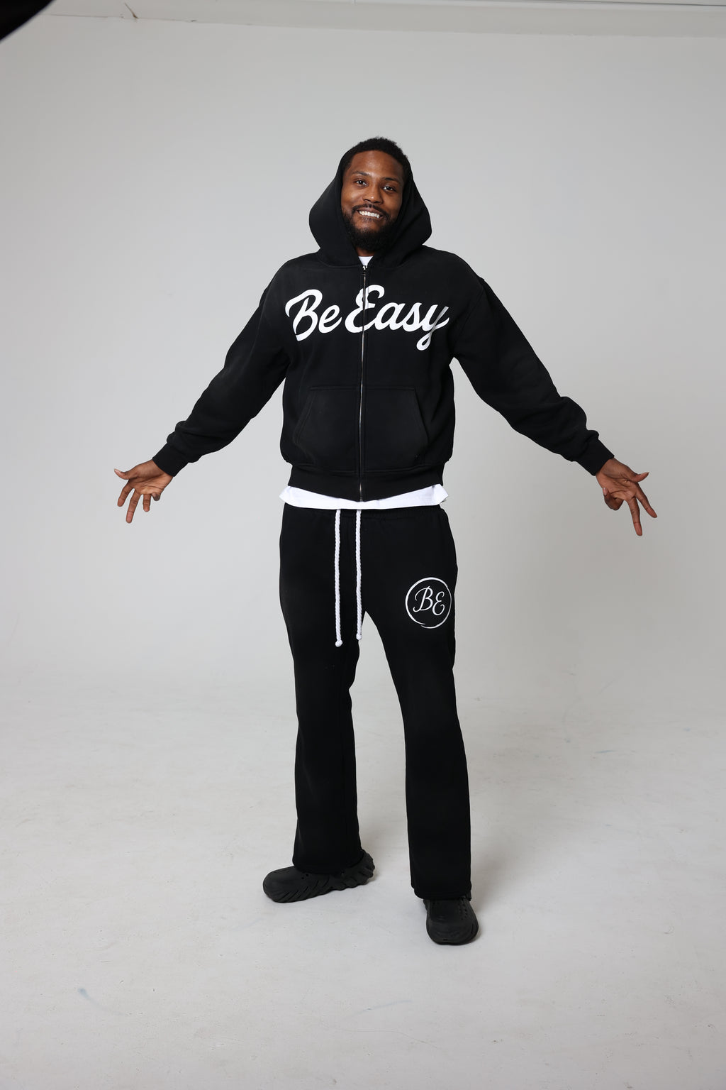 BE EASY “BLACK STORM” SWEATPANTS