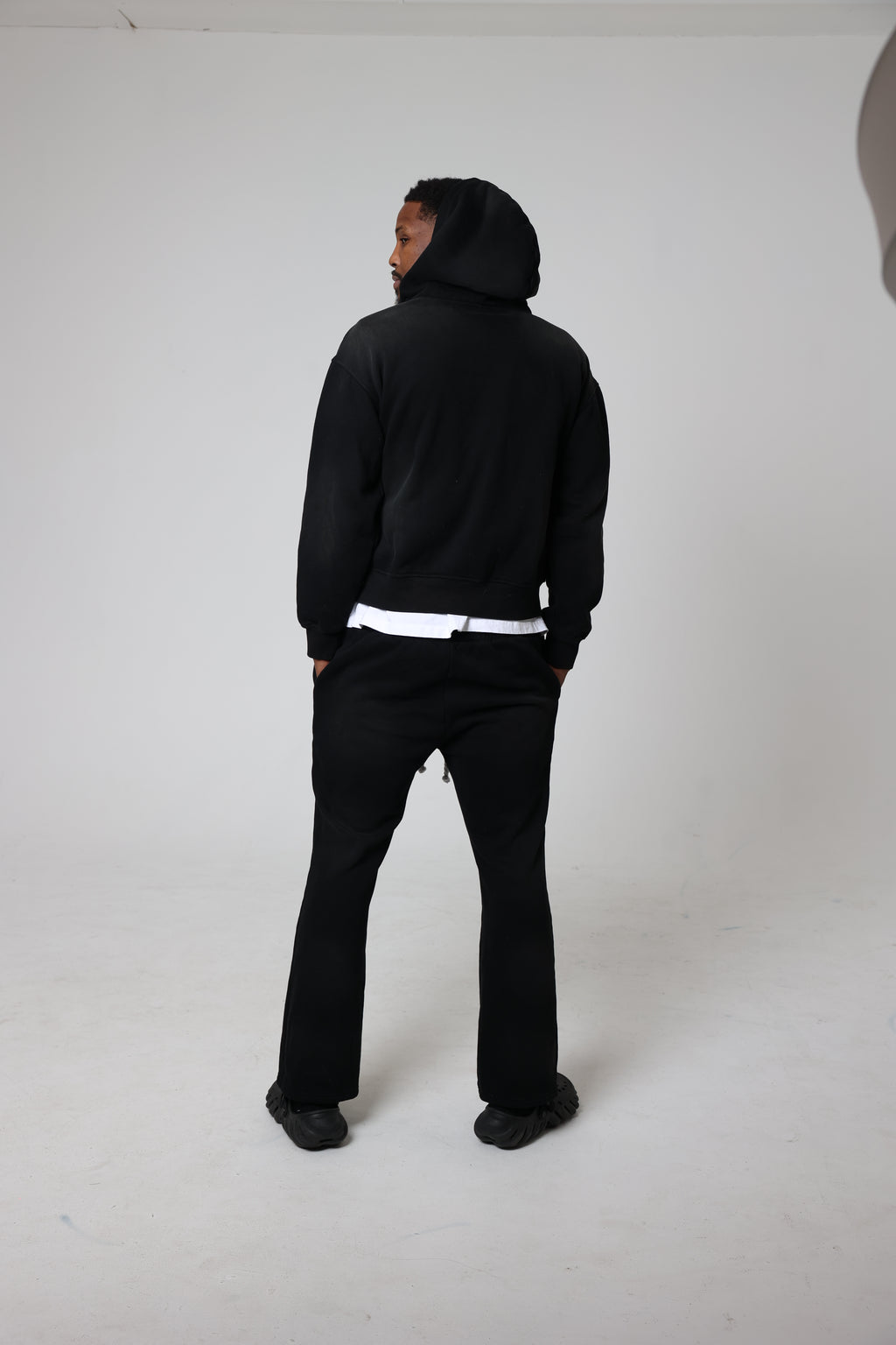 BE EASY “BLACK STORM” HOODIE