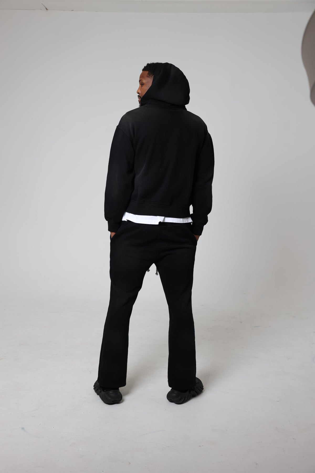 BE EASY “BLACK STORM” HOODIE