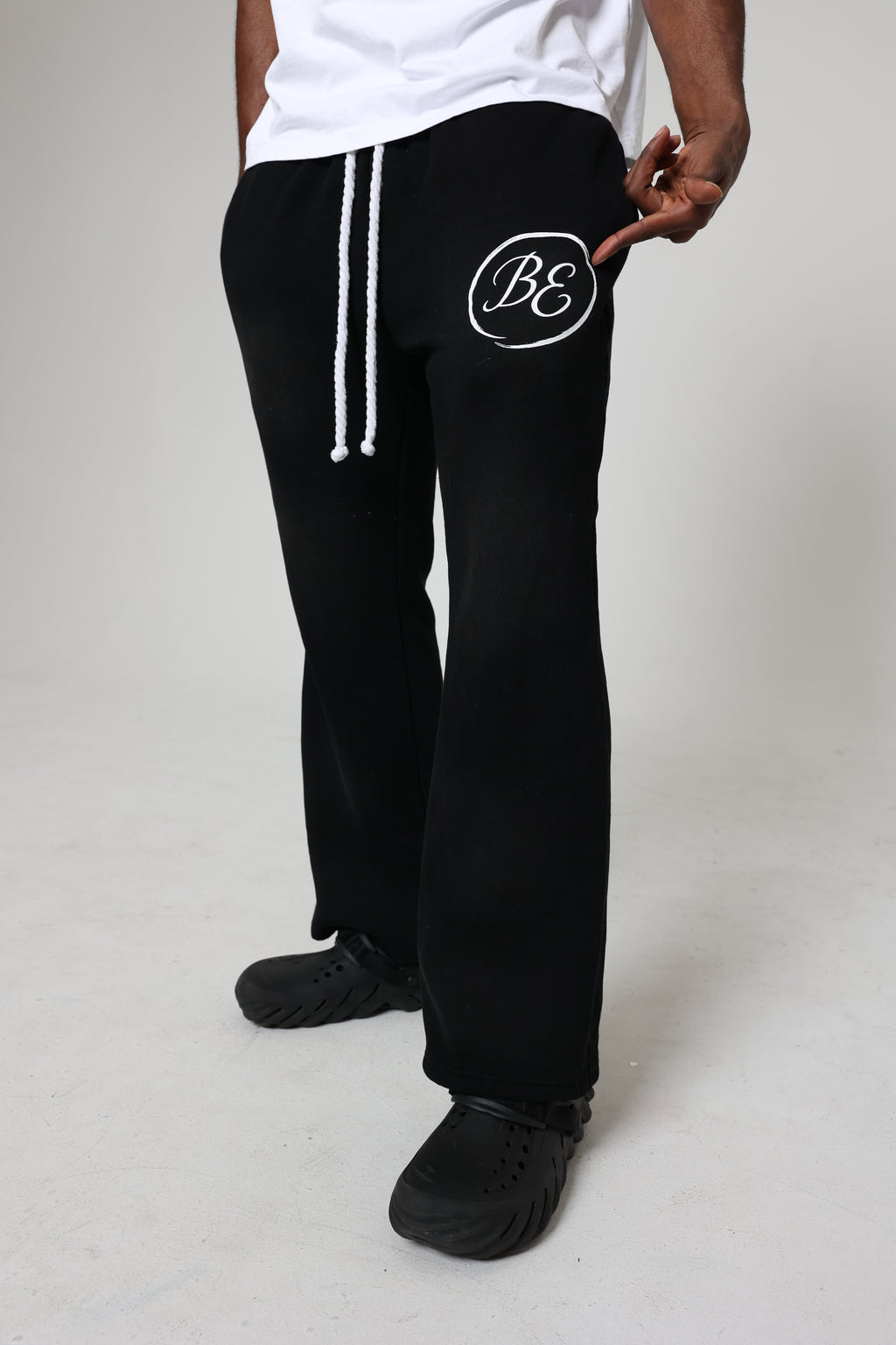 BE EASY “BLACK STORM” SWEATPANTS